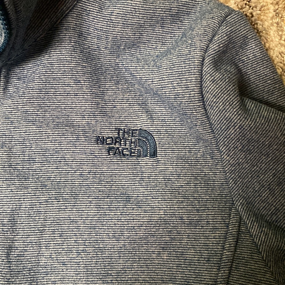 The North Face Blue Jacket/Jackets - Picture 2 of 16